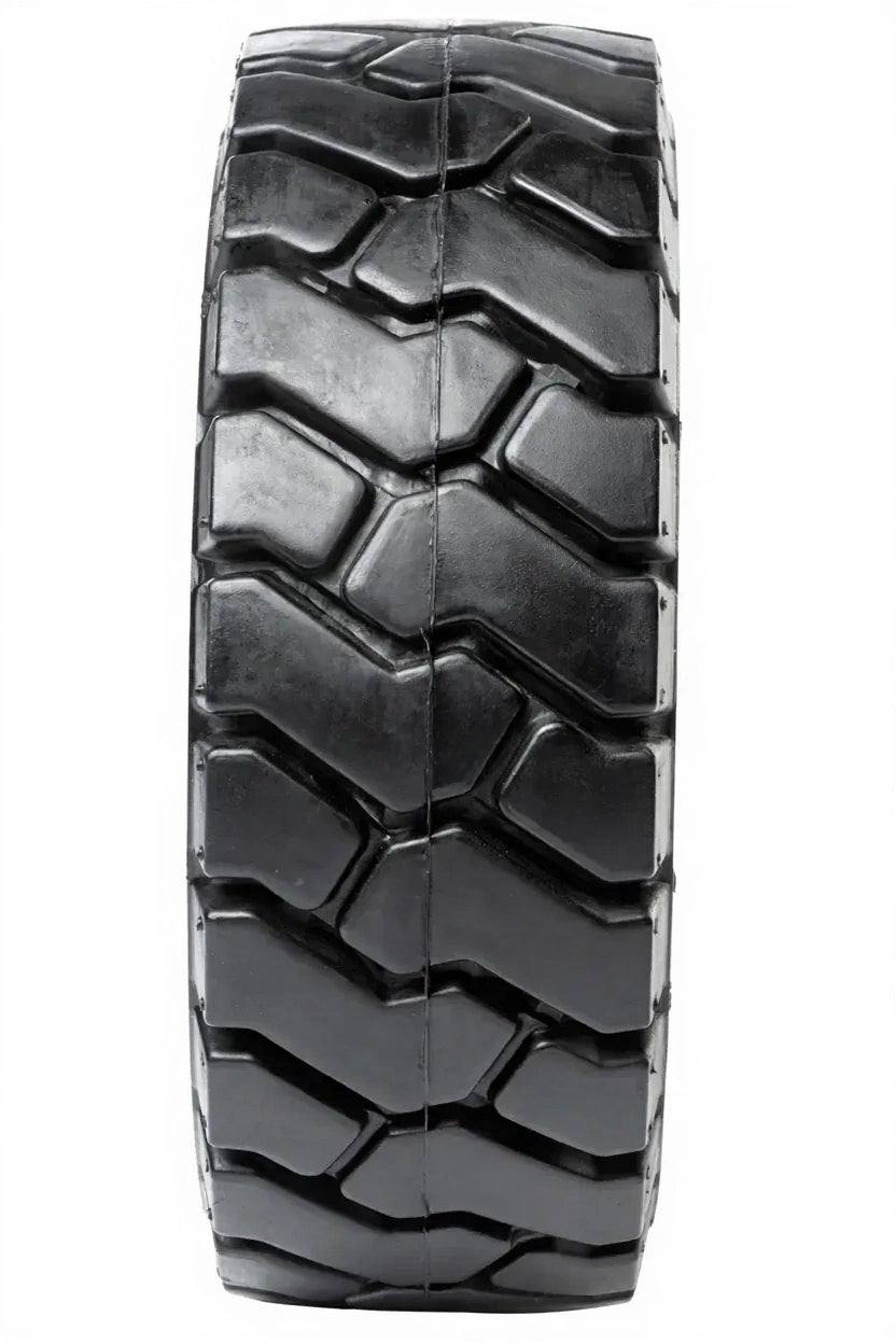 Tires 8.25 - 15 / 6.50, MS701+
