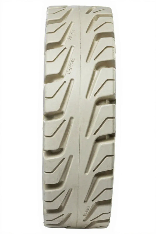 Tires 28 x 9 - 15 / 7.00, MS700